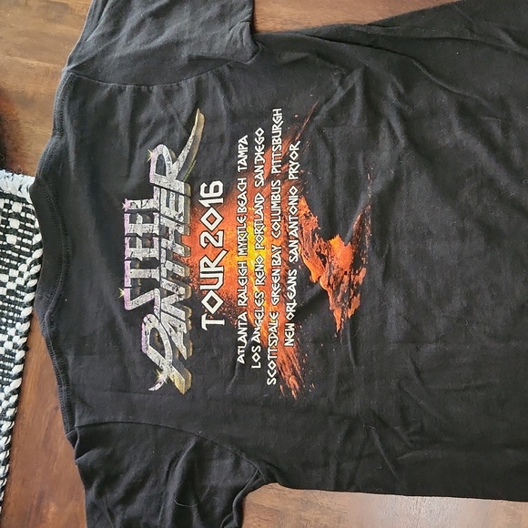 Steel Panther tour tshirt in small - Picture 4 of 5